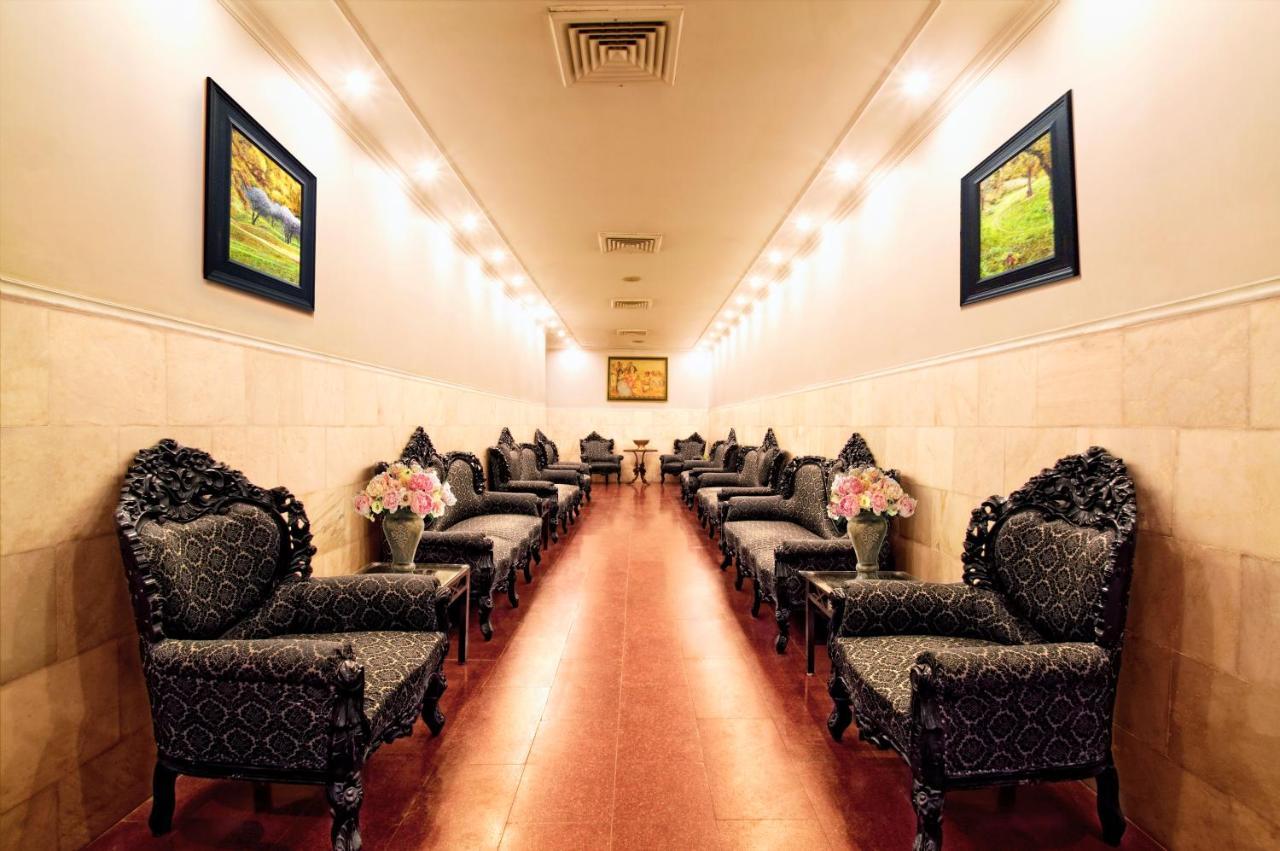 Hotel Deep Palace Lakhnau Kültér fotó